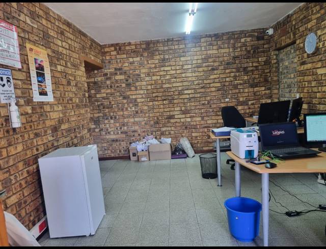230M² BUSINESS FOR SALE IN KULEKA